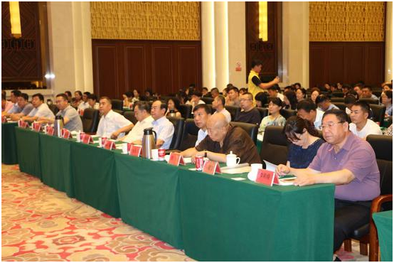 食品行業(yè)齊聚一堂，共商食安大計(jì)——第四屆自治區(qū)食品安全論壇在呼和浩特召開